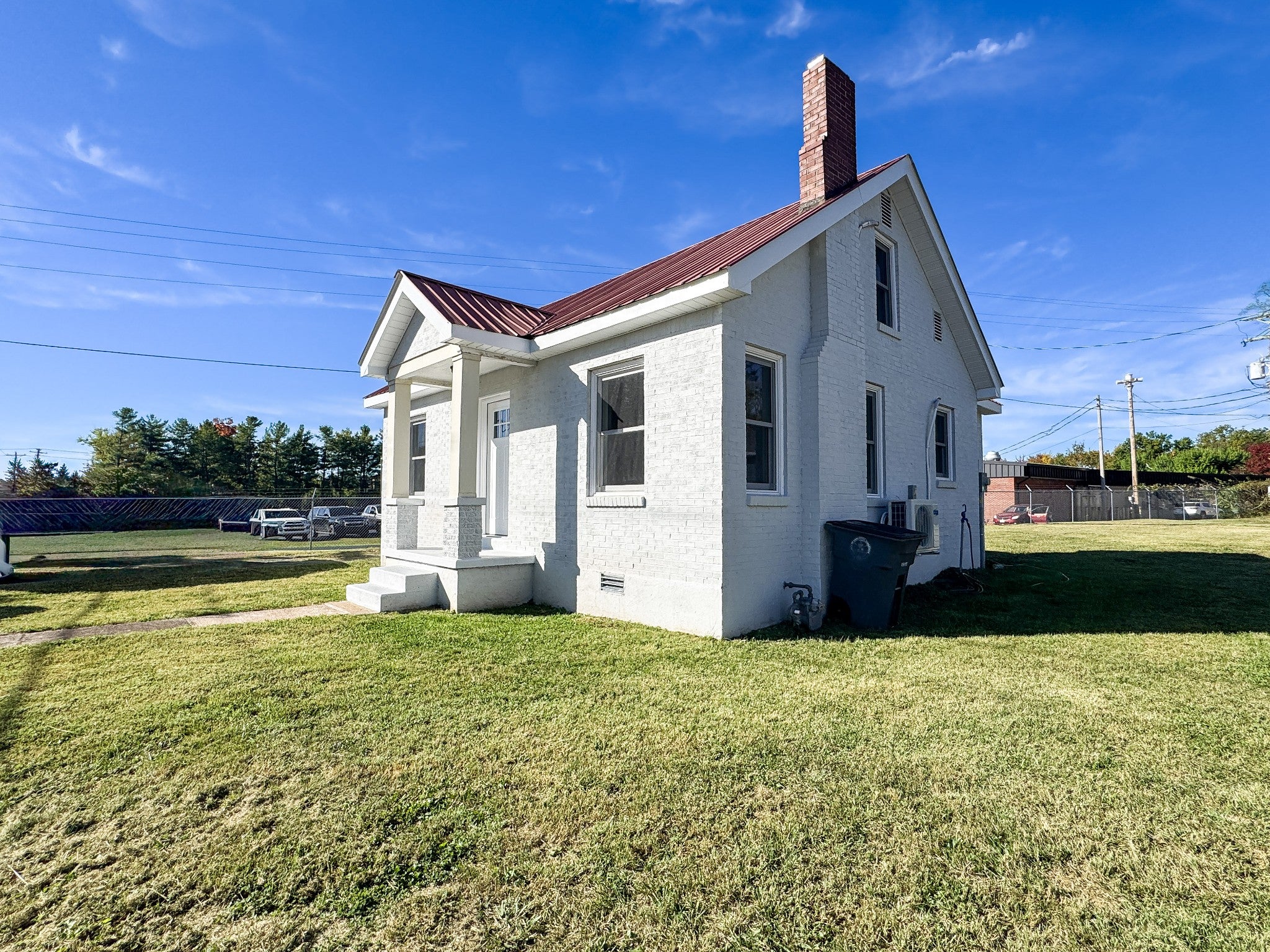 313 Fairlane Dr