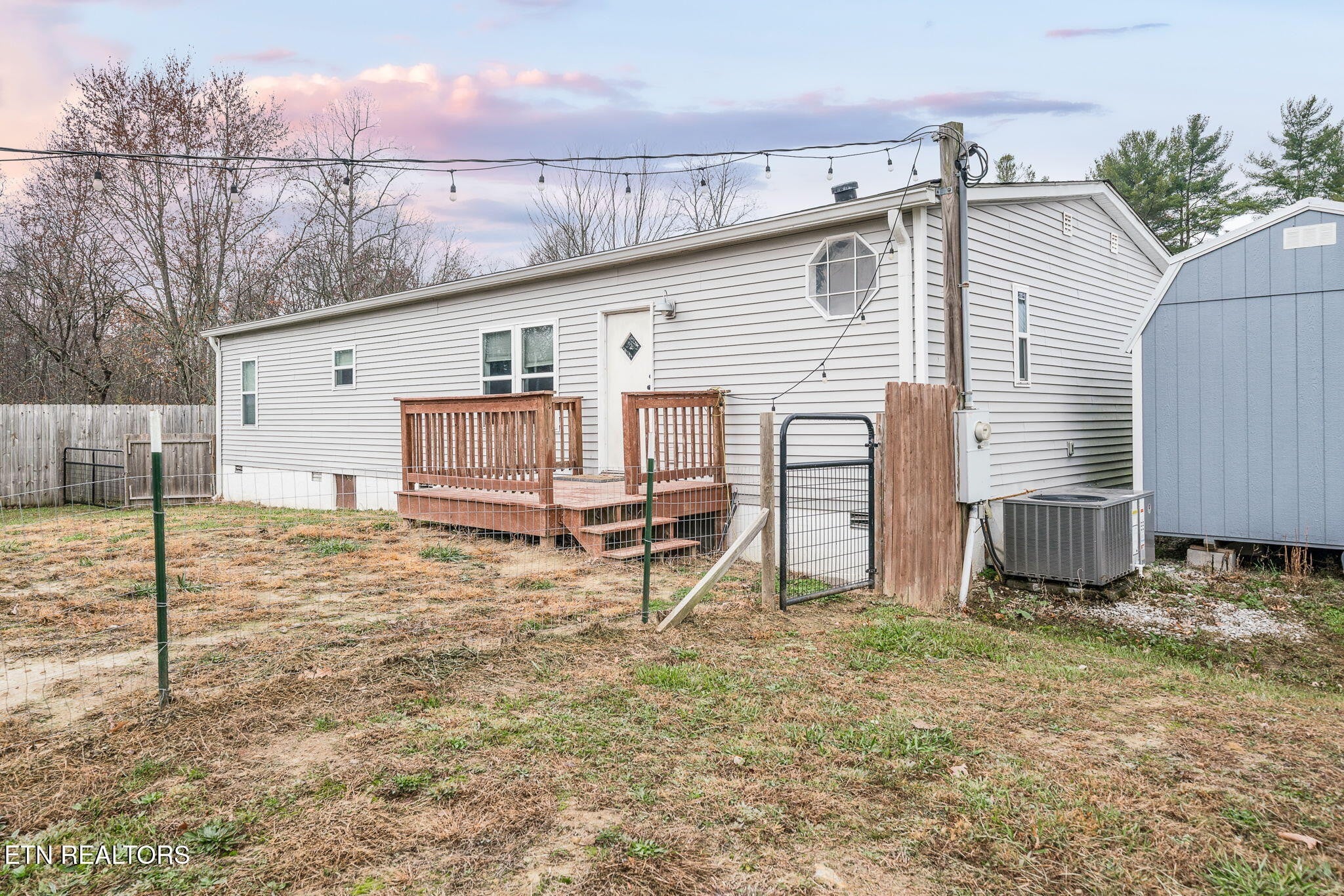 219 N Lowe Rd
