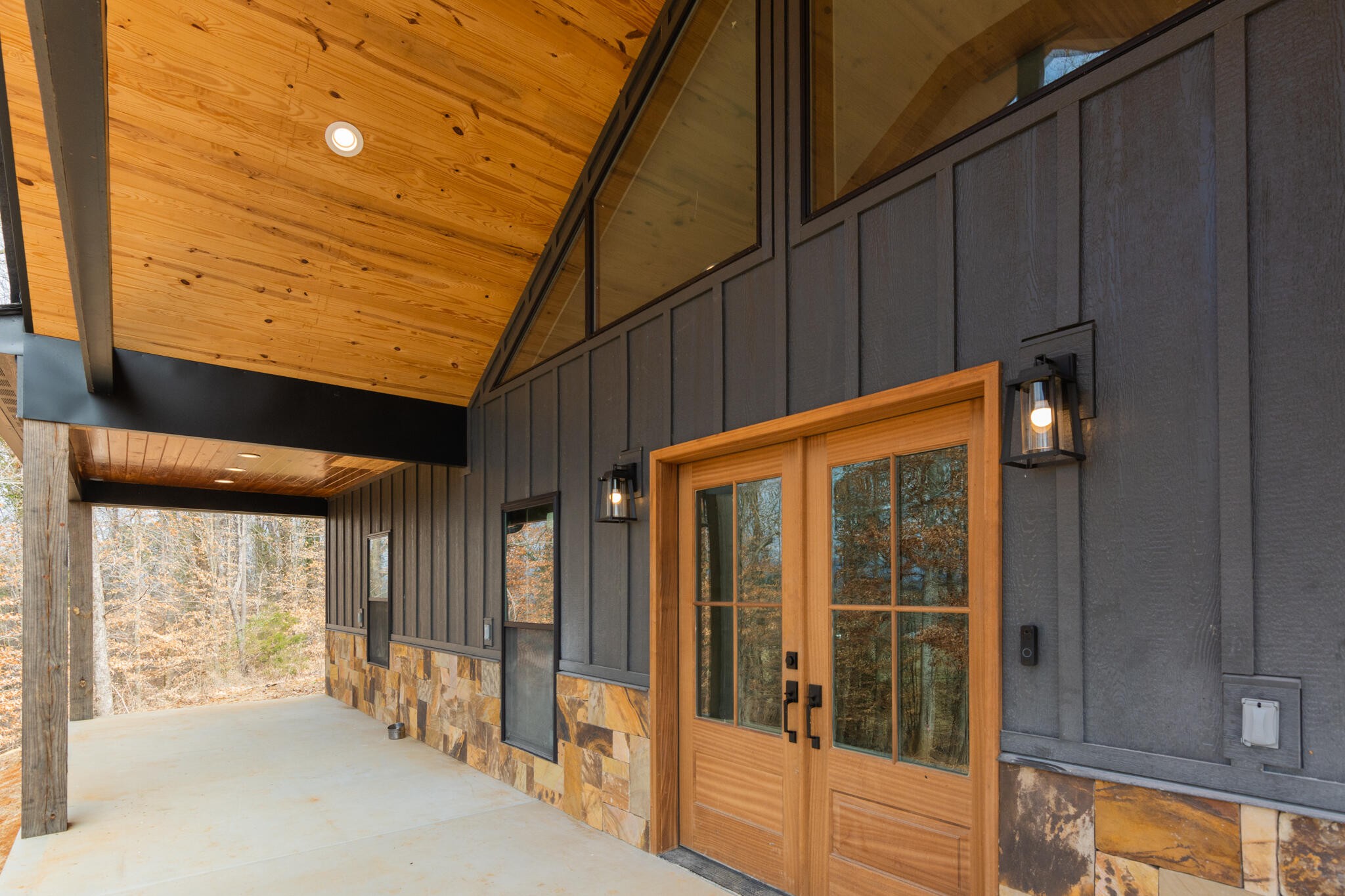 2604 Lower East Valley Road