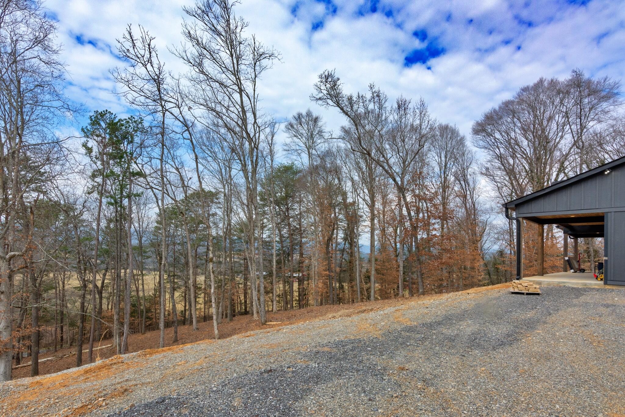 2604 Lower East Valley Road