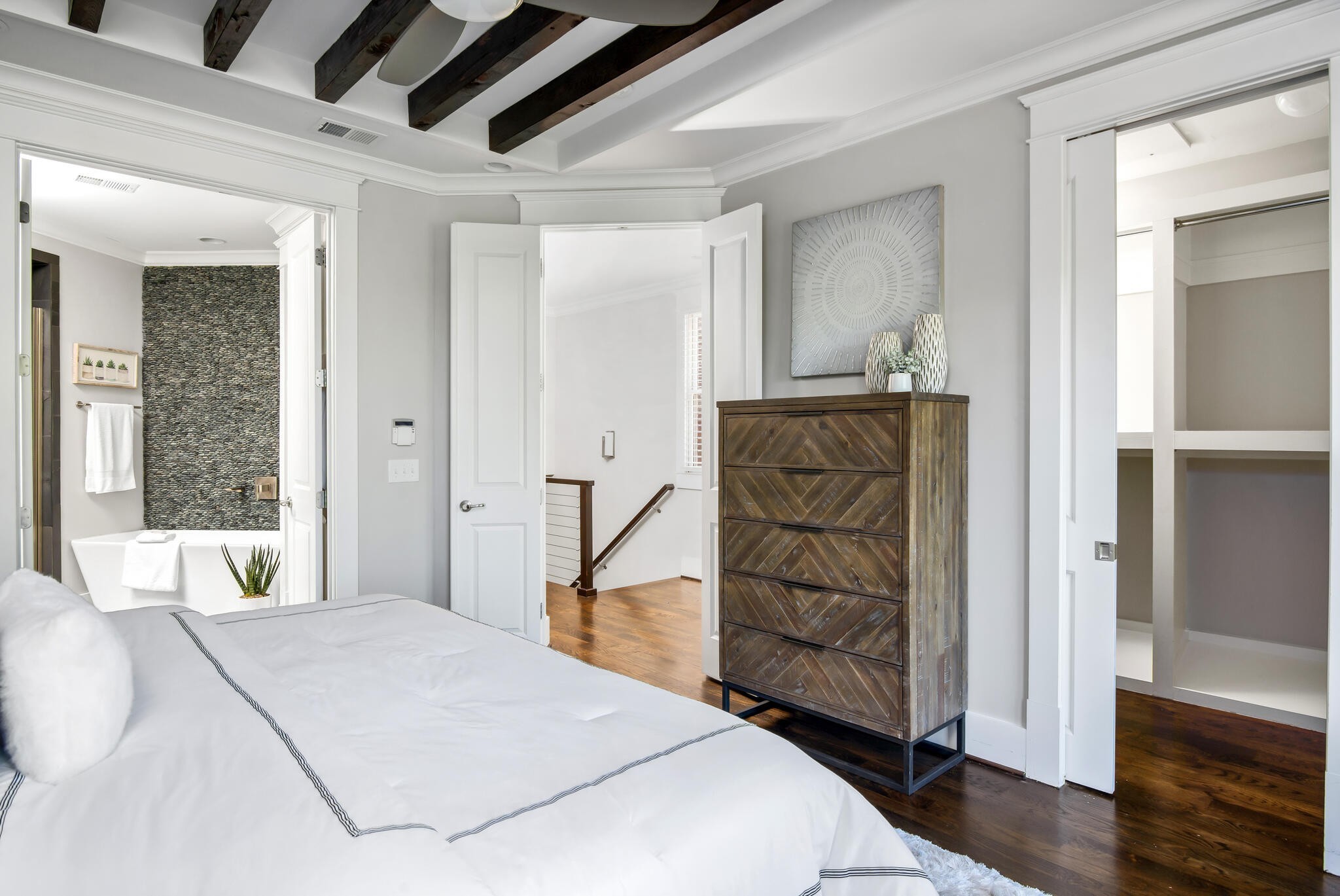 Nashville, Tennessee 37208, United States, 3 Bedrooms Bedrooms, ,4 BathroomsBathrooms,Residential,Active,100190