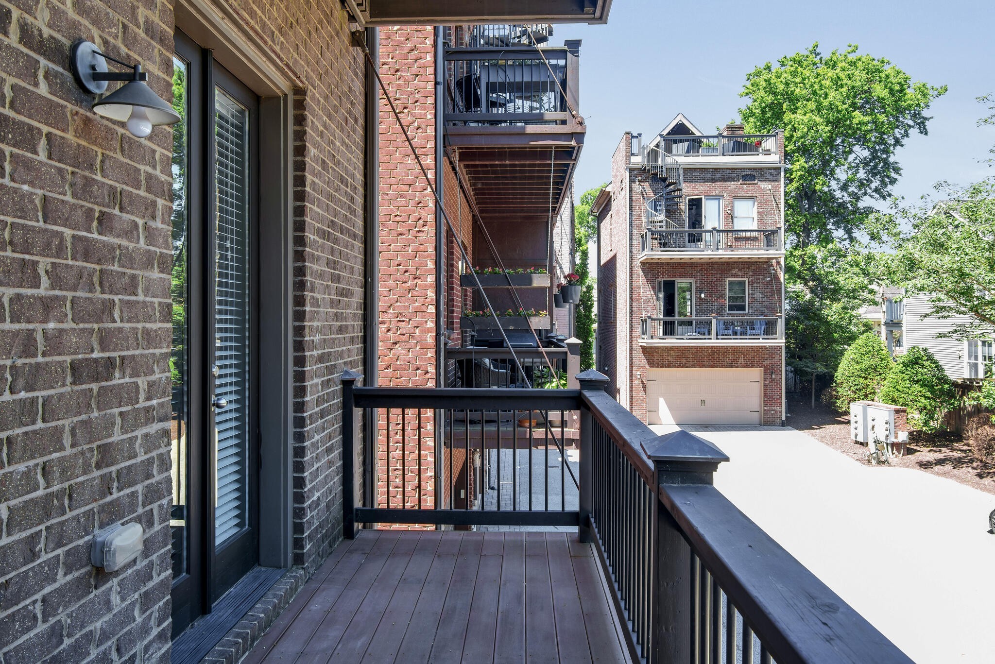 Nashville, Tennessee 37208, United States, 3 Bedrooms Bedrooms, ,4 BathroomsBathrooms,Residential,Active,100190