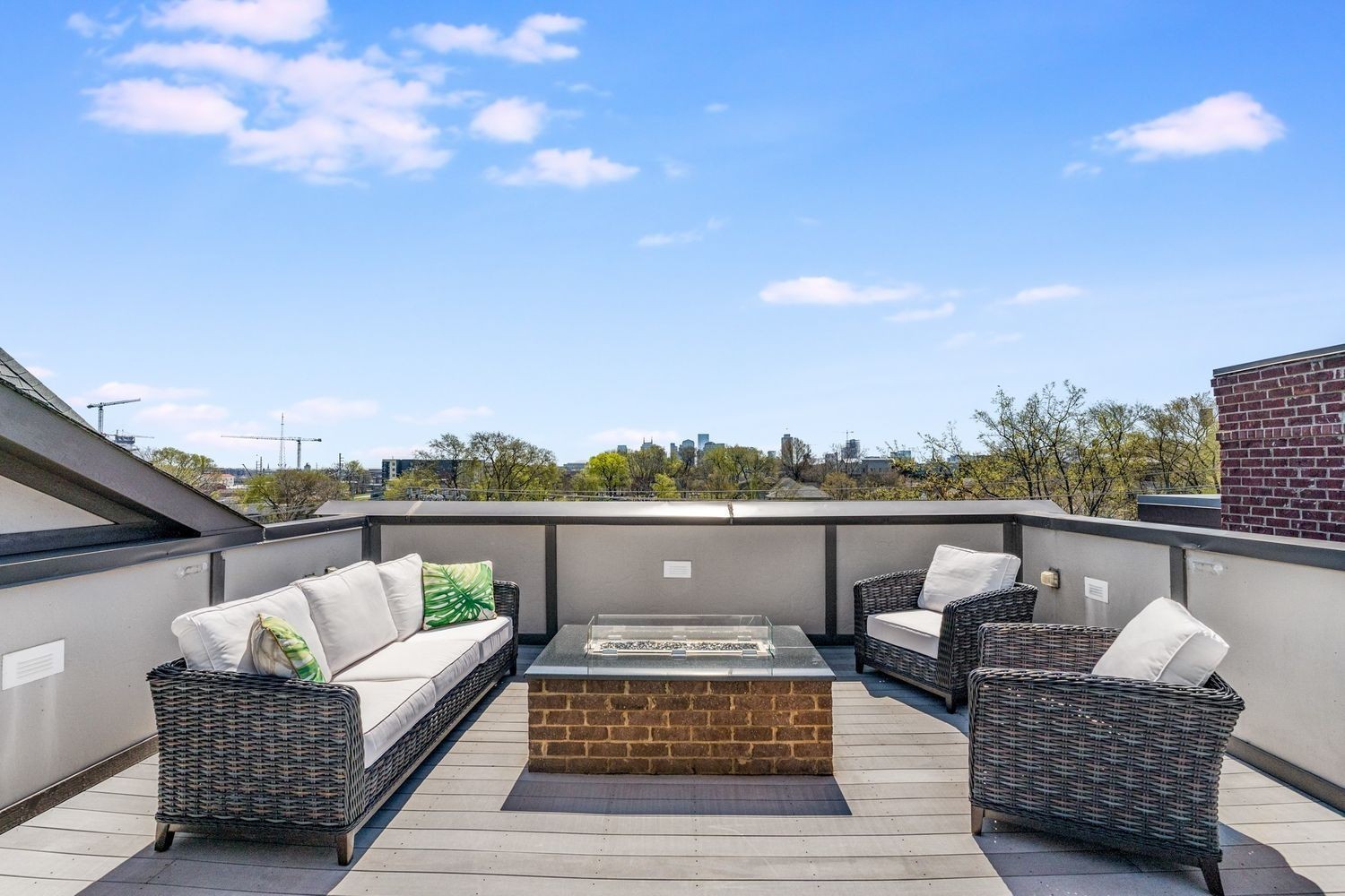 Nashville, Tennessee 37208, United States, 3 Bedrooms Bedrooms, ,4 BathroomsBathrooms,Residential,Active,100190