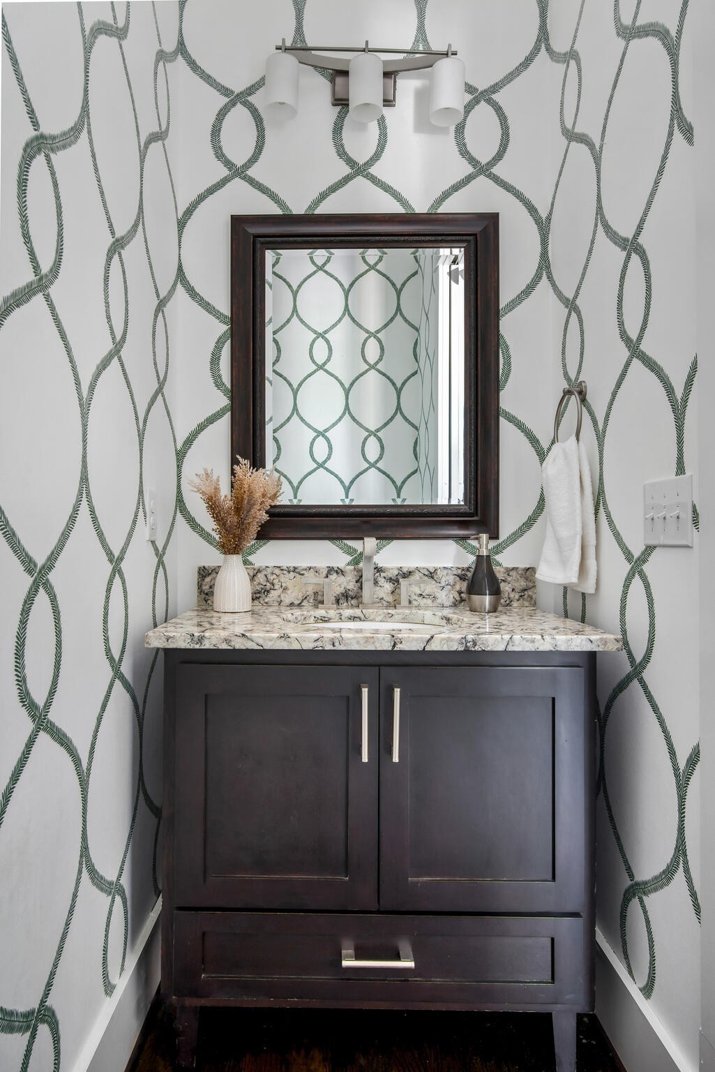 Nashville, Tennessee 37208, United States, 3 Bedrooms Bedrooms, ,4 BathroomsBathrooms,Residential,Active,100190