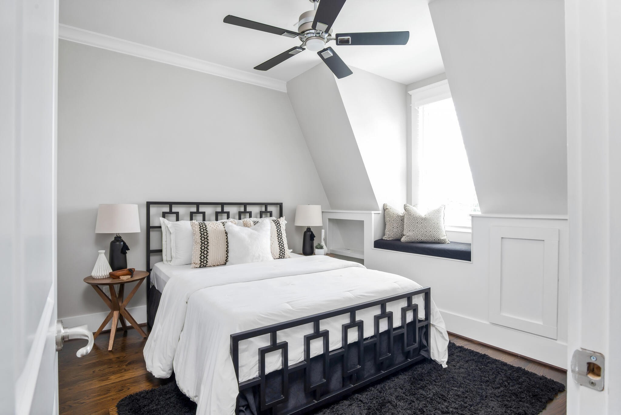 Nashville, Tennessee 37208, United States, 3 Bedrooms Bedrooms, ,4 BathroomsBathrooms,Residential,Active,100190