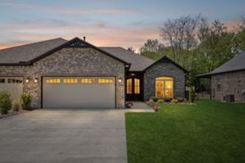 1048 Veridian Dr B Clarksville TN 37043