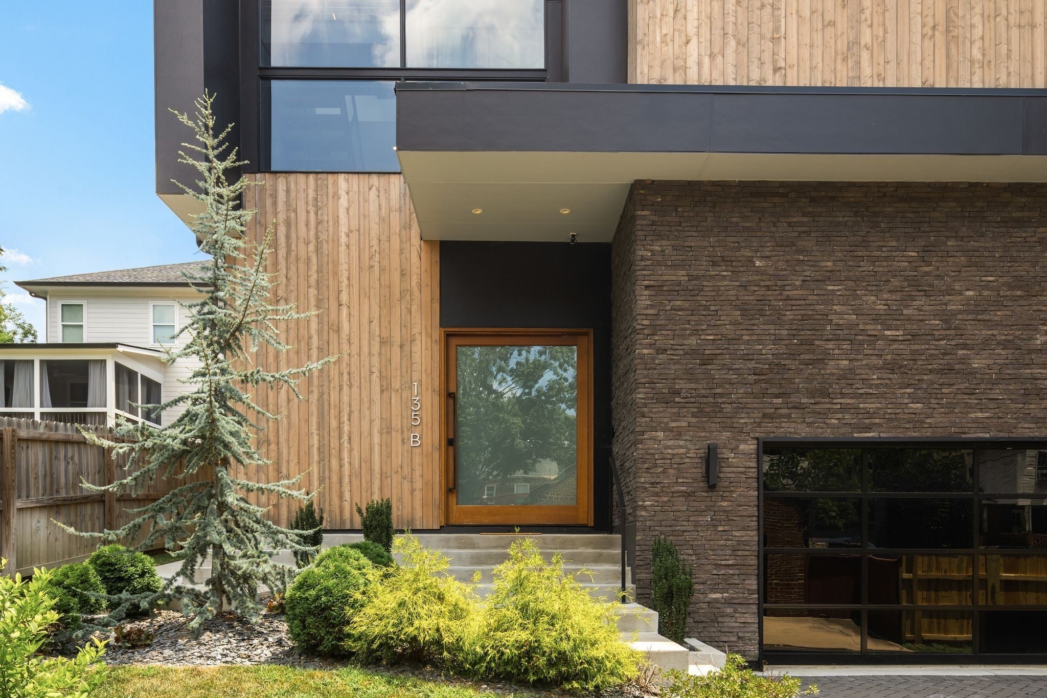 135B 39th Ave N