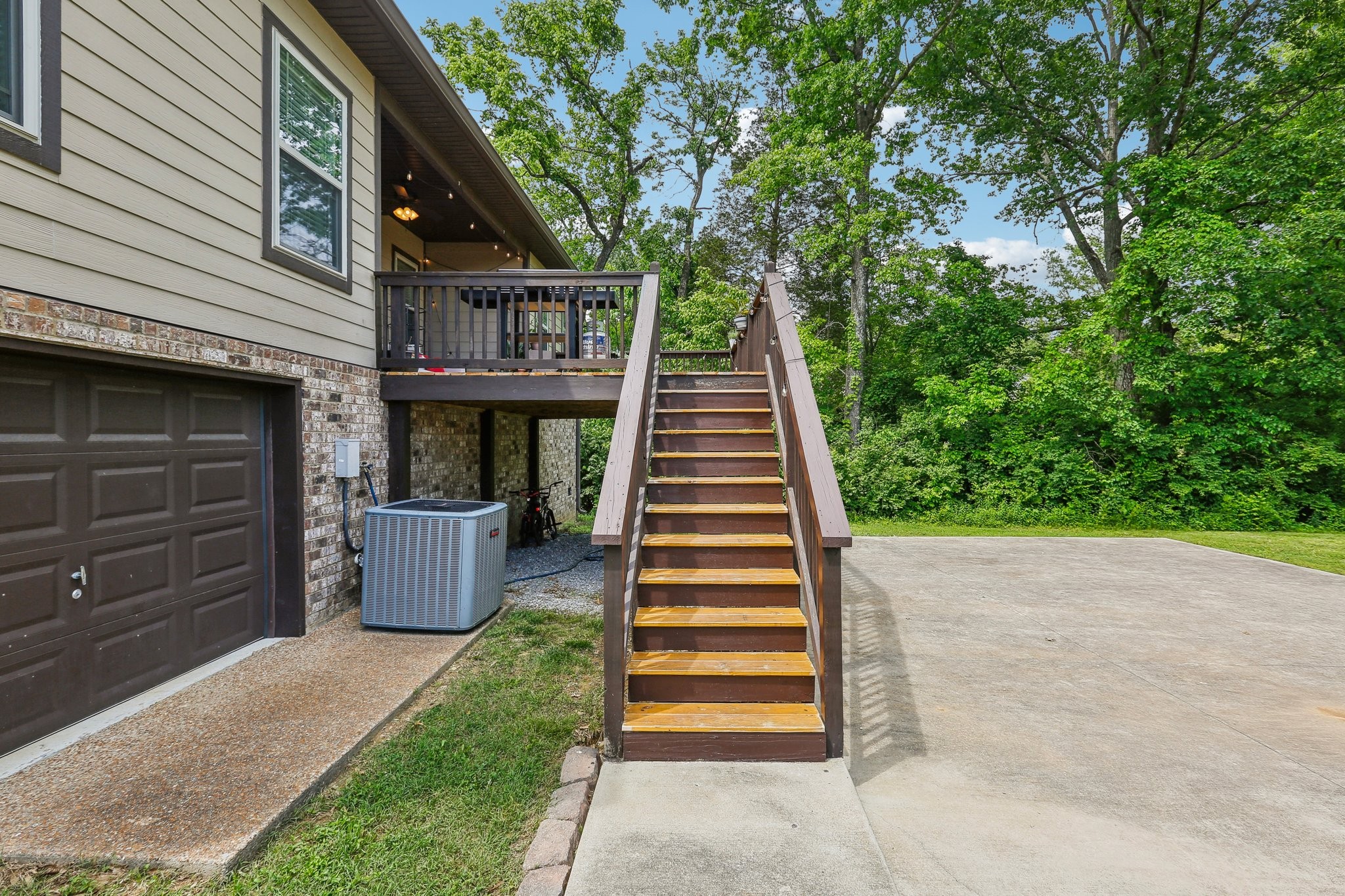 349 Woodlands Dr