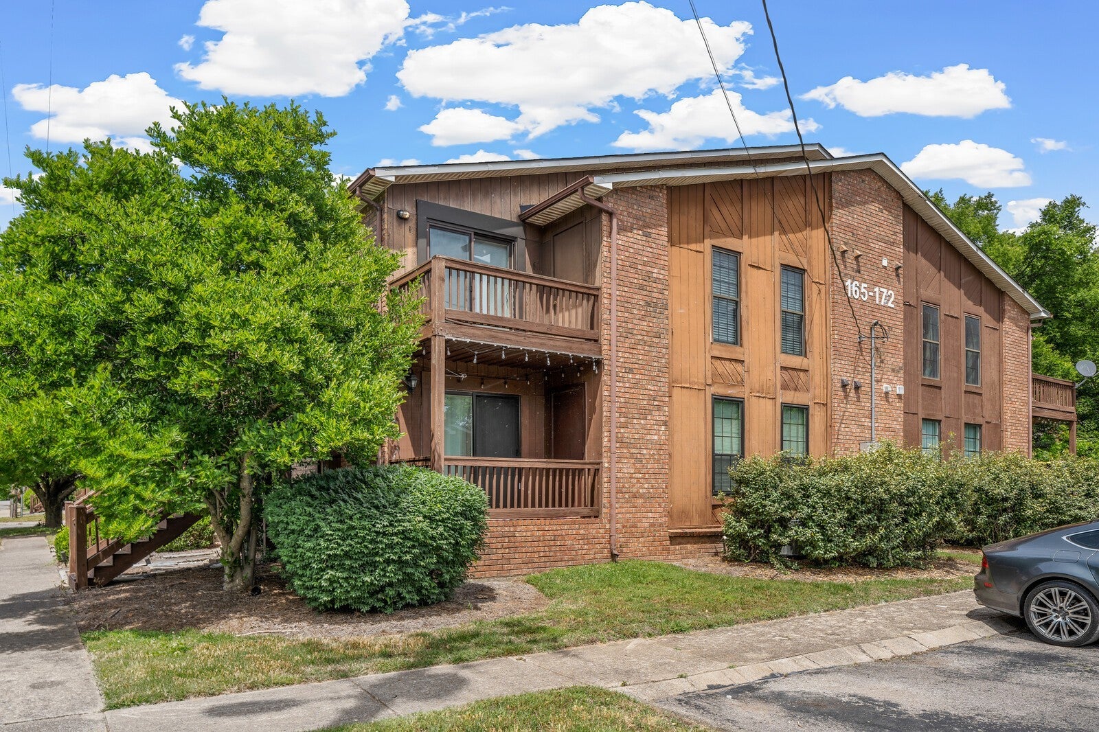 2.0-bed rental at 171 Brooke Castle Dr