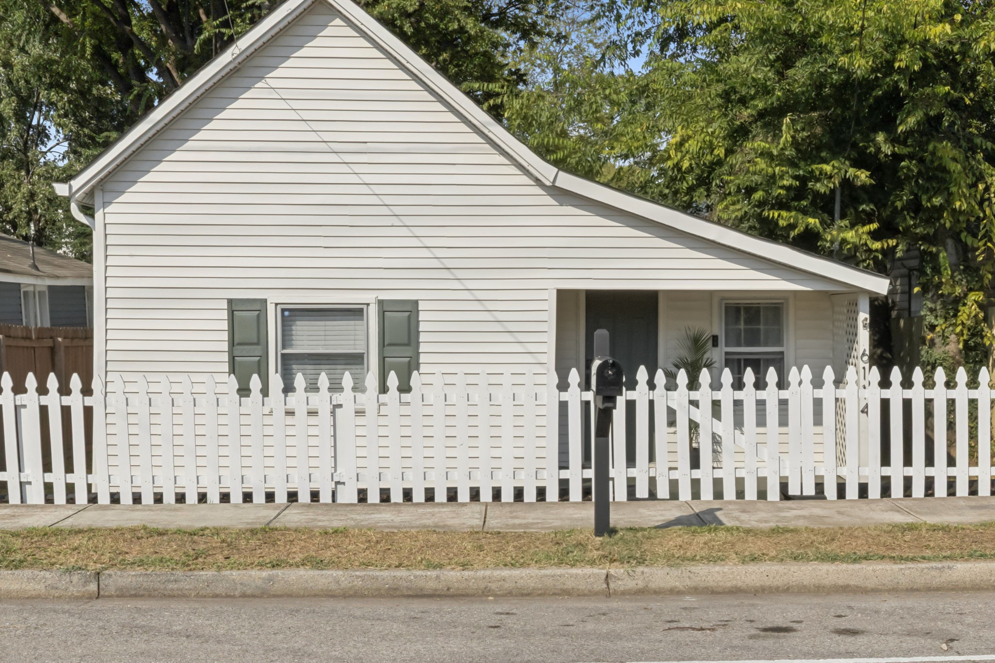 6114 Morrow Rd