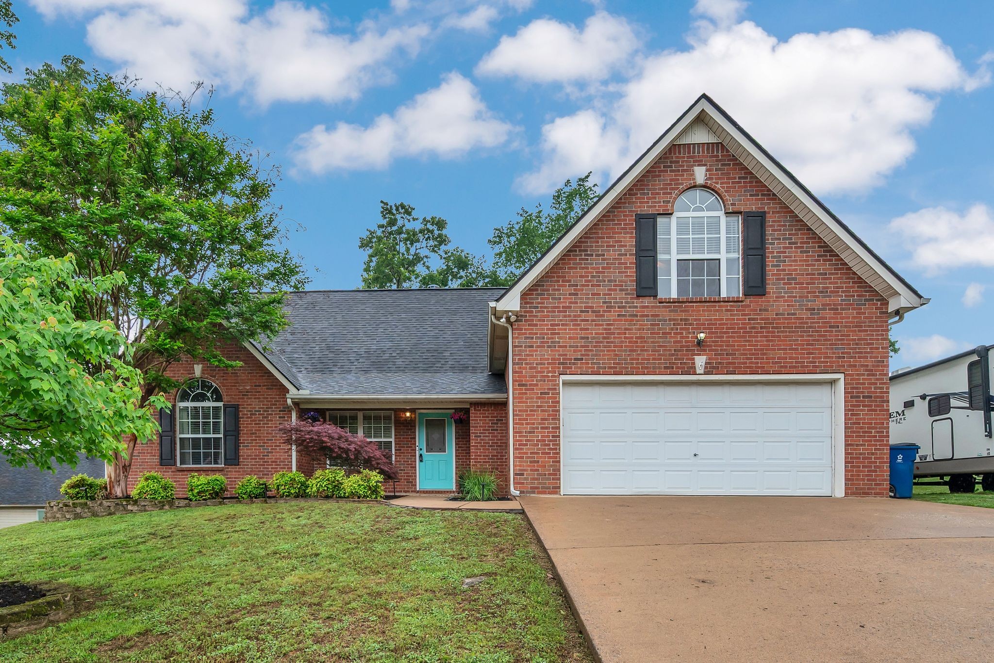 2305 Discovery Ct