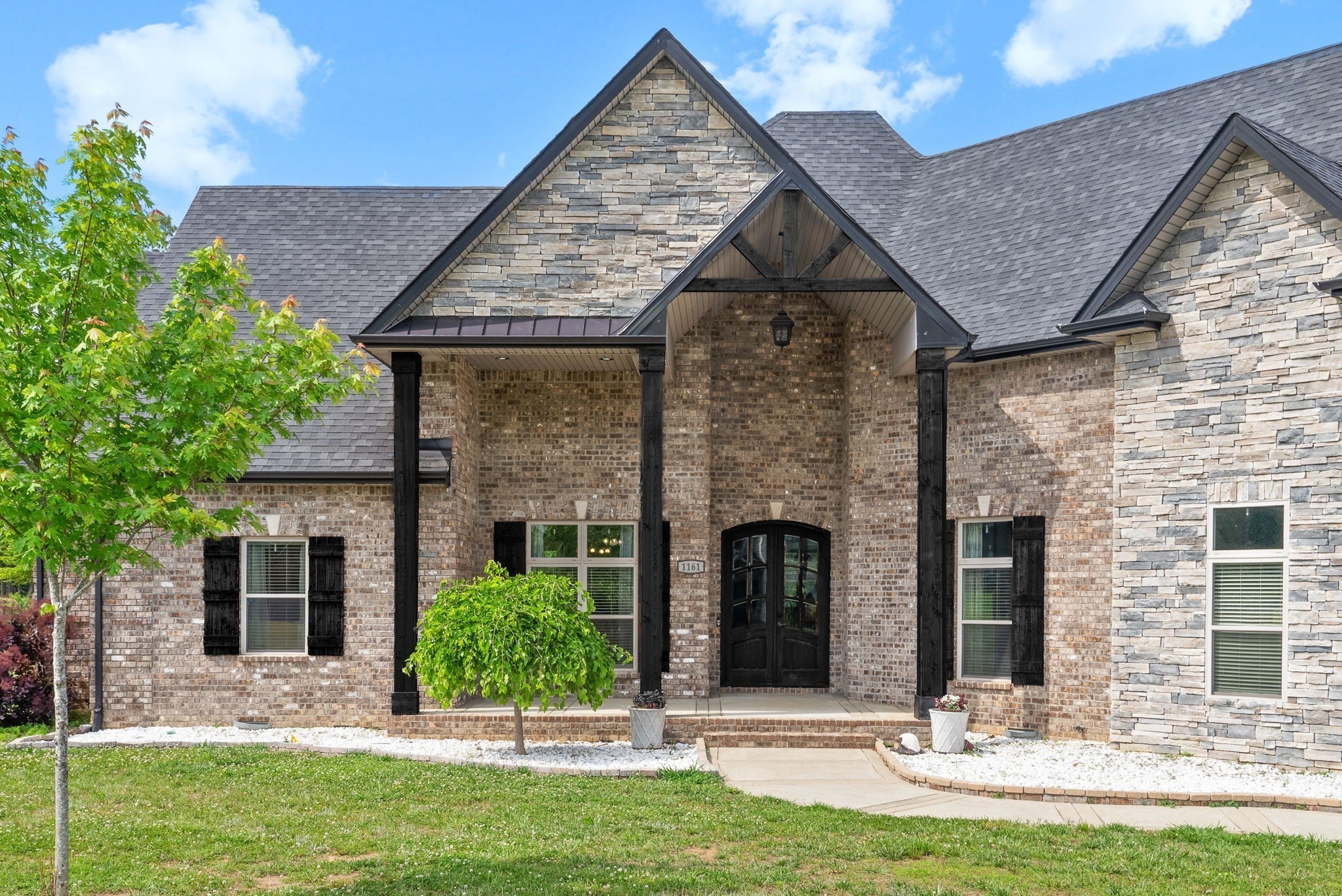 1161 Reda Dr