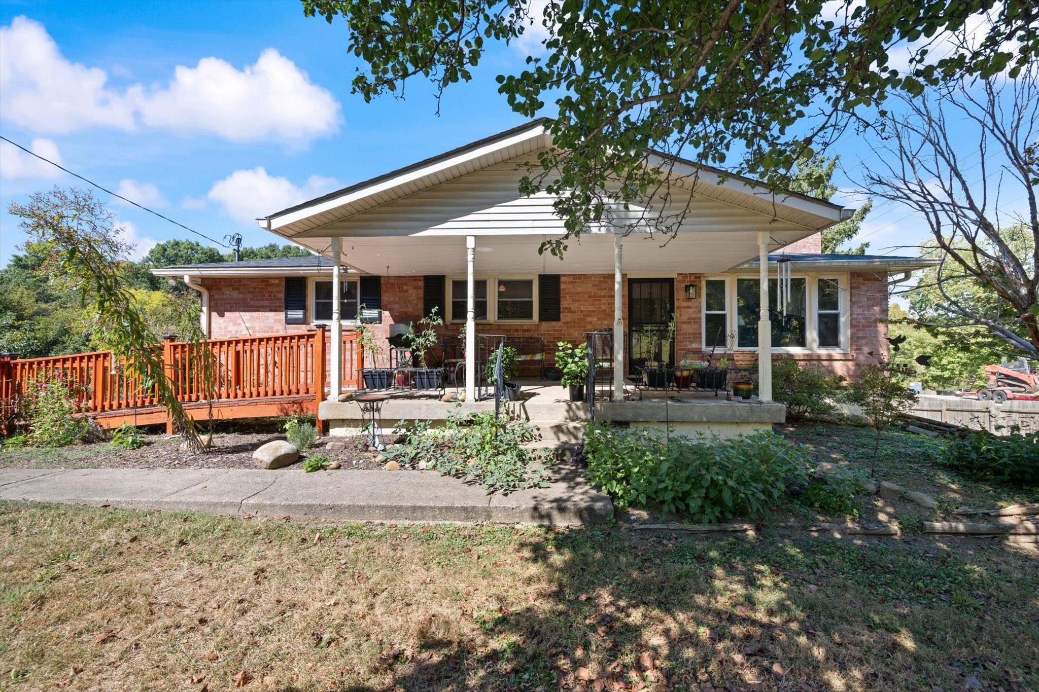 5-bed listing at 215 Shevel Dr, Goodlettsville