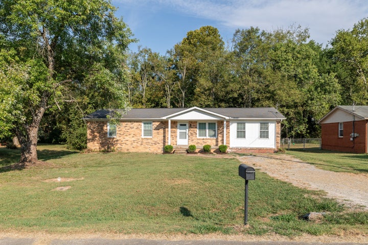 Photo 1 of 25 — 1339 Meadowbrook Dr, Pulaski, TN 38478