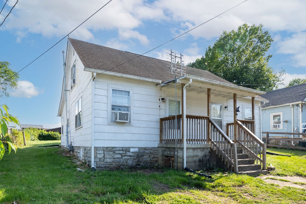 525 Maple St