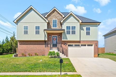 1501 Redrock Ct Clarksville TN 37043