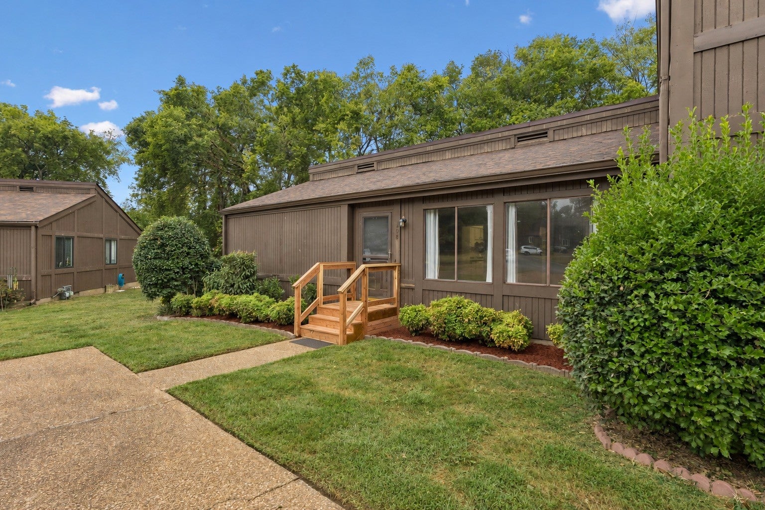 2-bed listing at 108 Doral Ct, Nashville