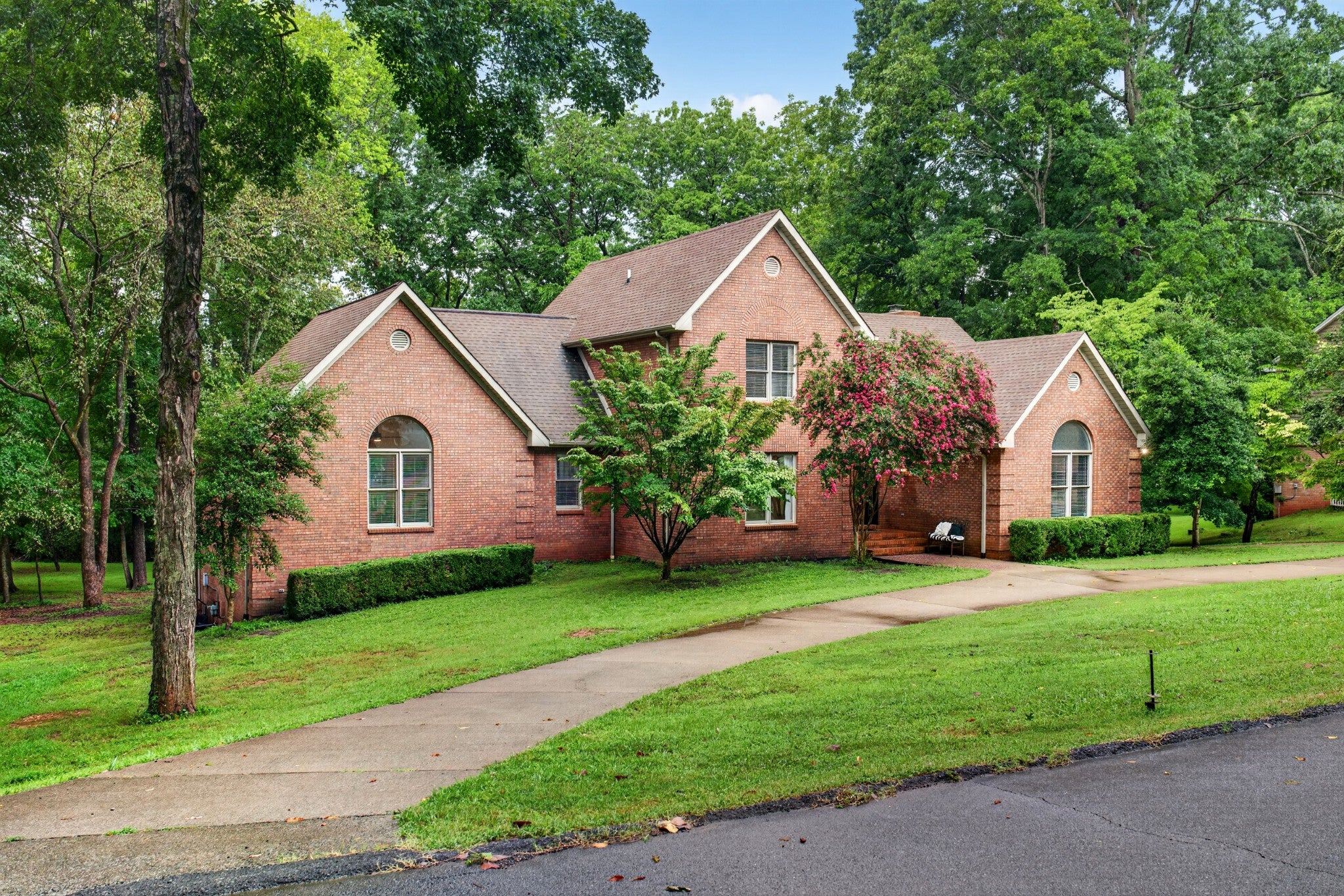 1604 Deerfield Dr