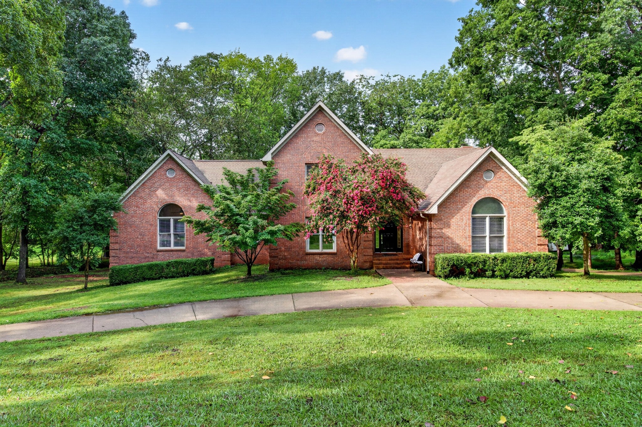 1604 Deerfield Dr