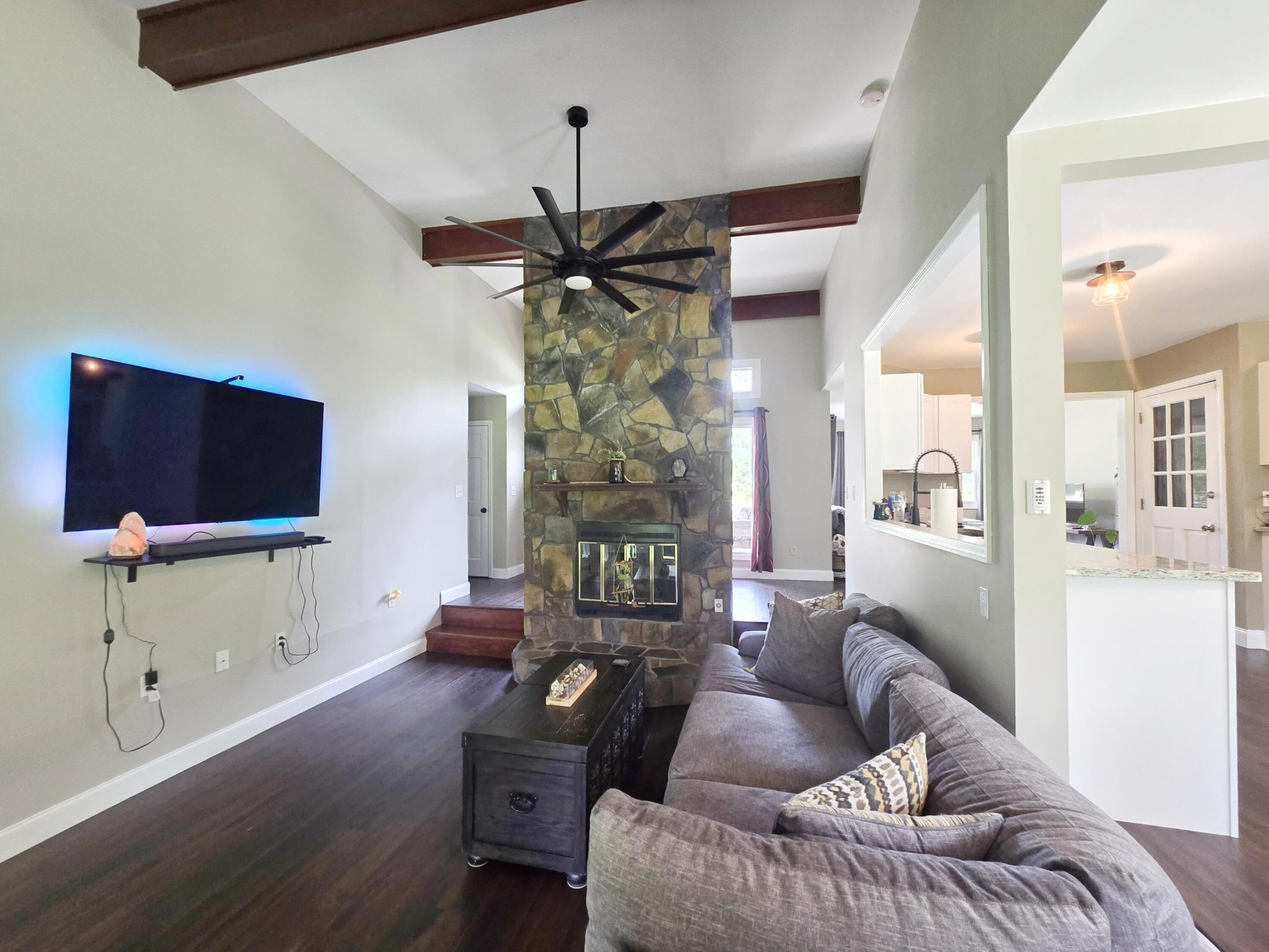 6850 Hickory Lane