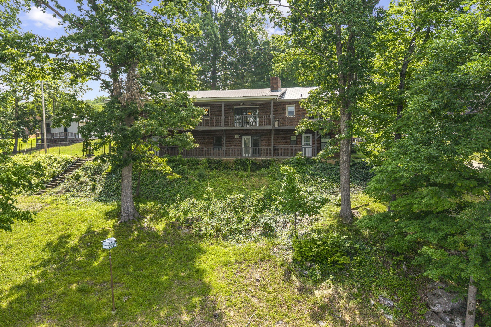 255 Whispering Hills Dr