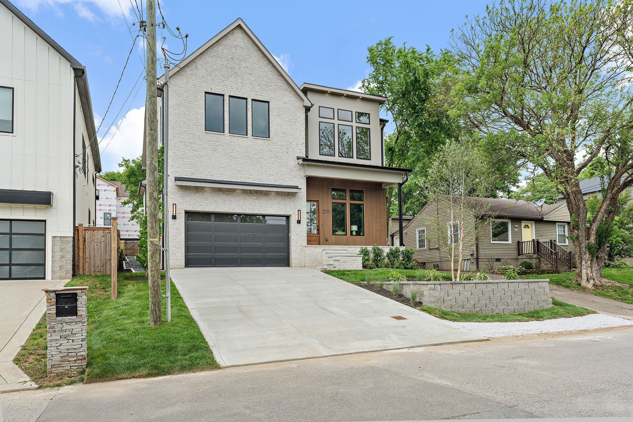 219 Chamberlin St