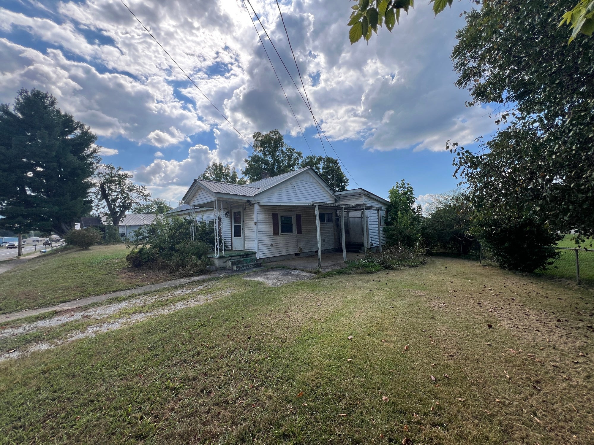 617 E Main St