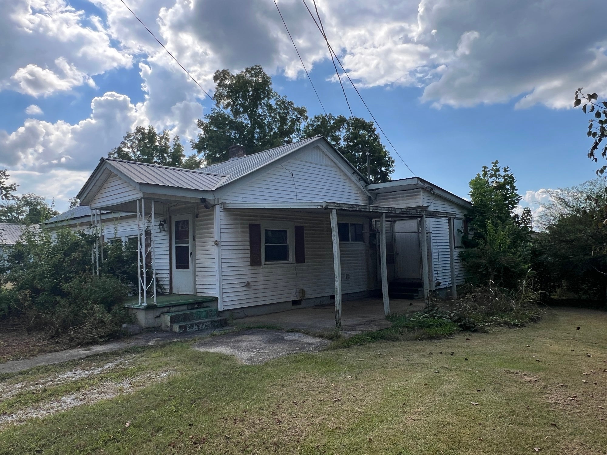 617 E Main St