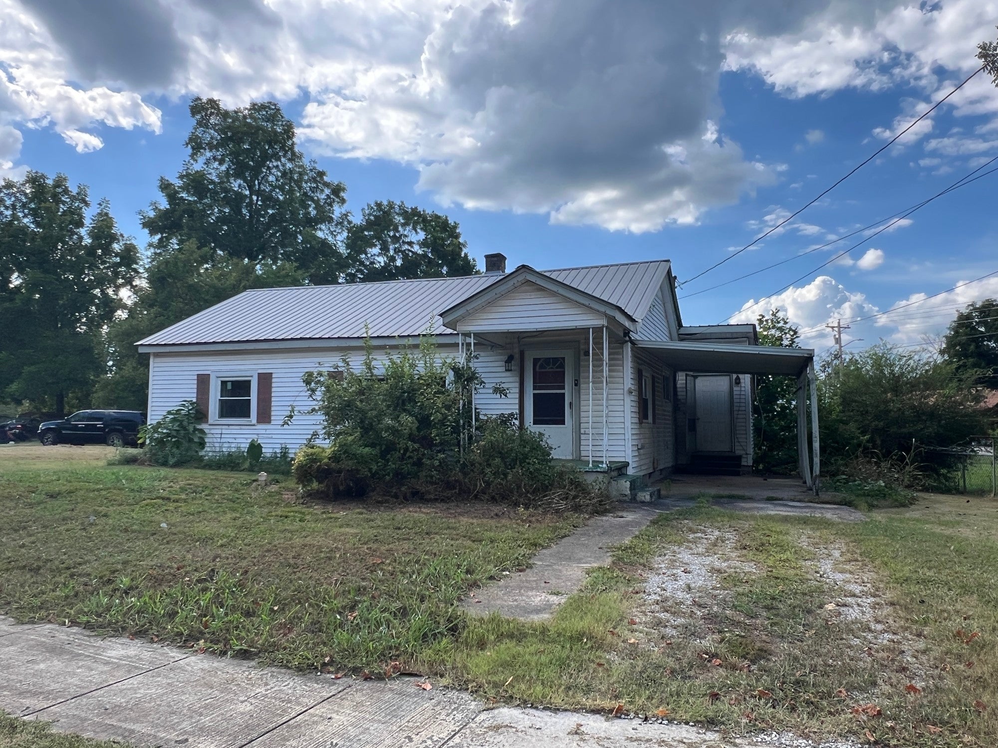 617 E Main St