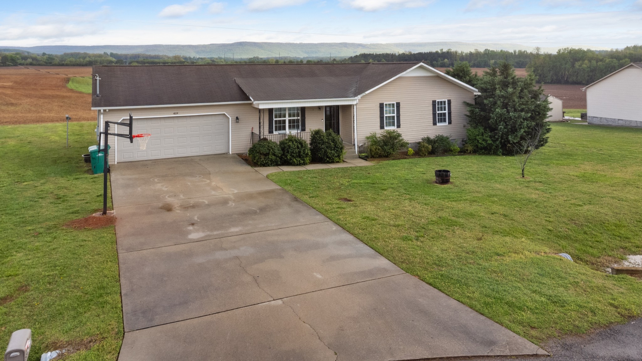 419 Strawberry Dr