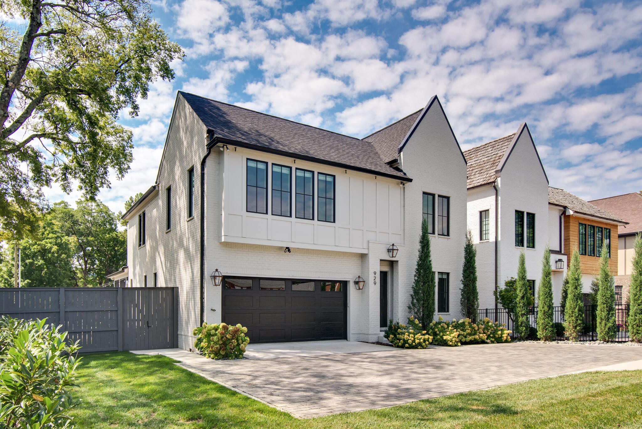 929 Glendale Ln