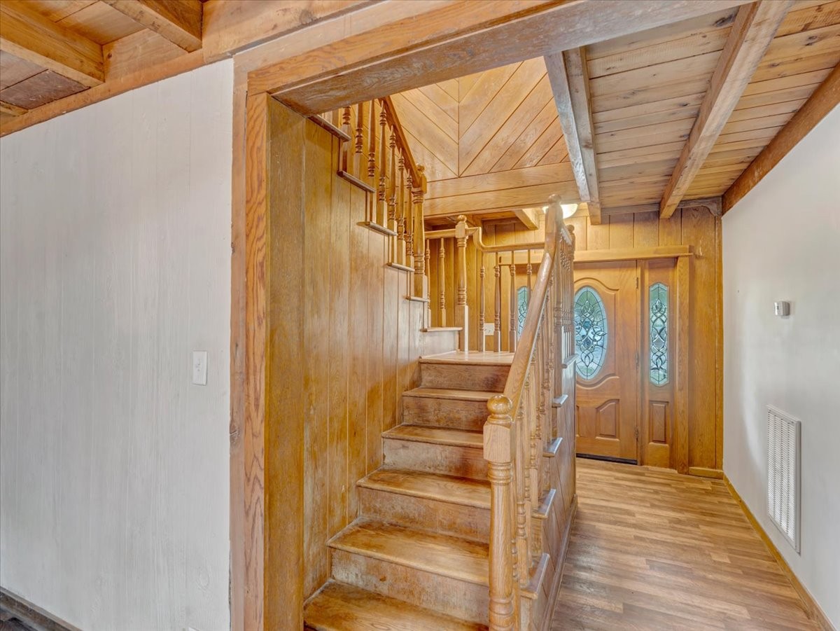 409 Elora Rd