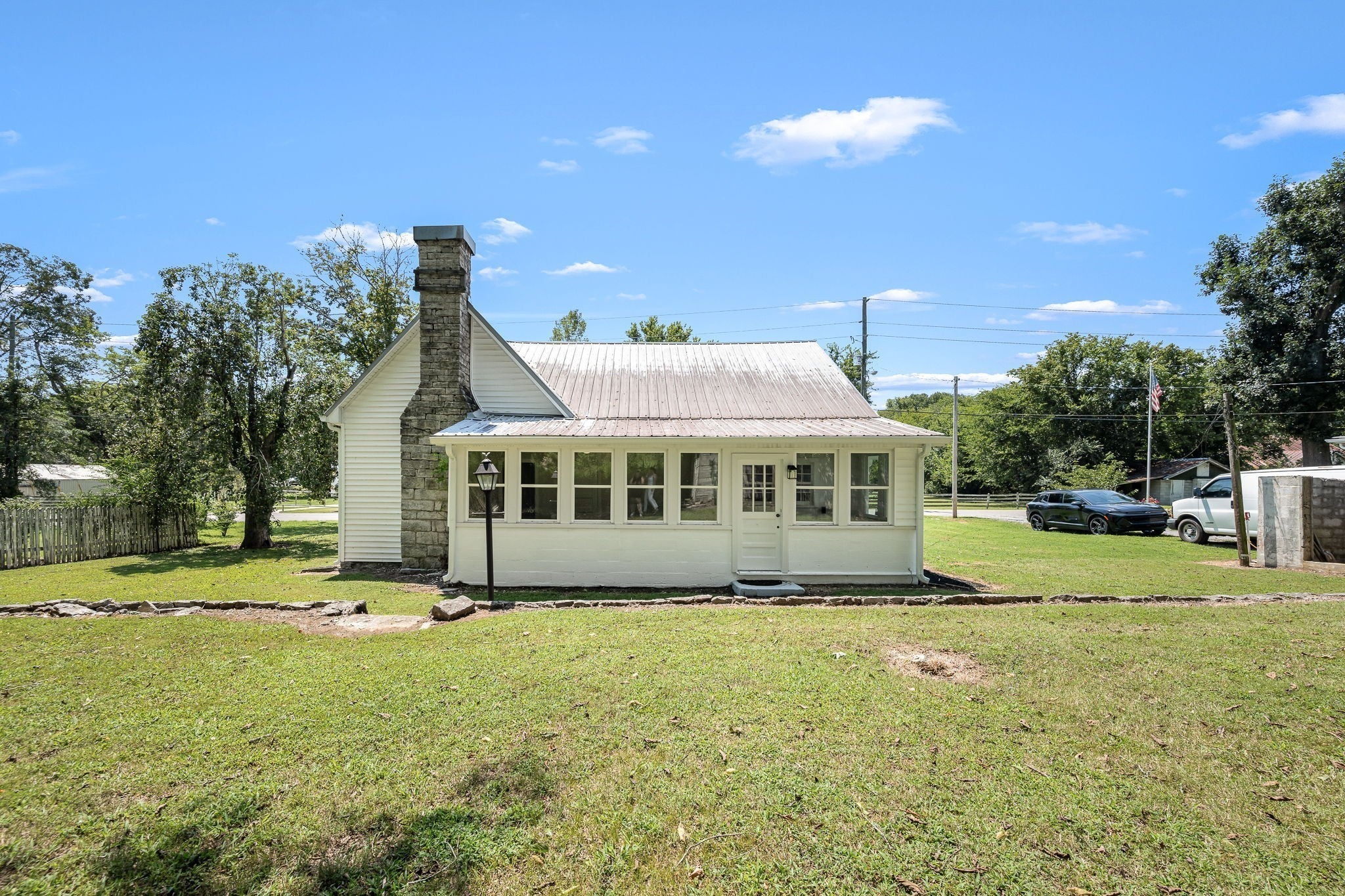 112 Re Davenport Ave