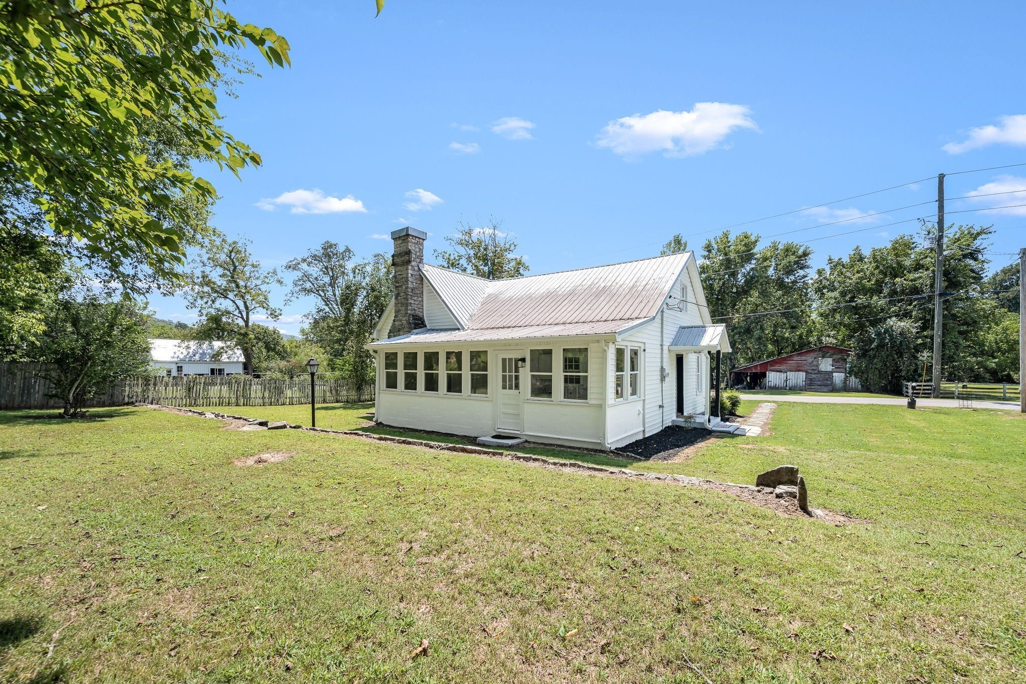 112 Re Davenport Ave