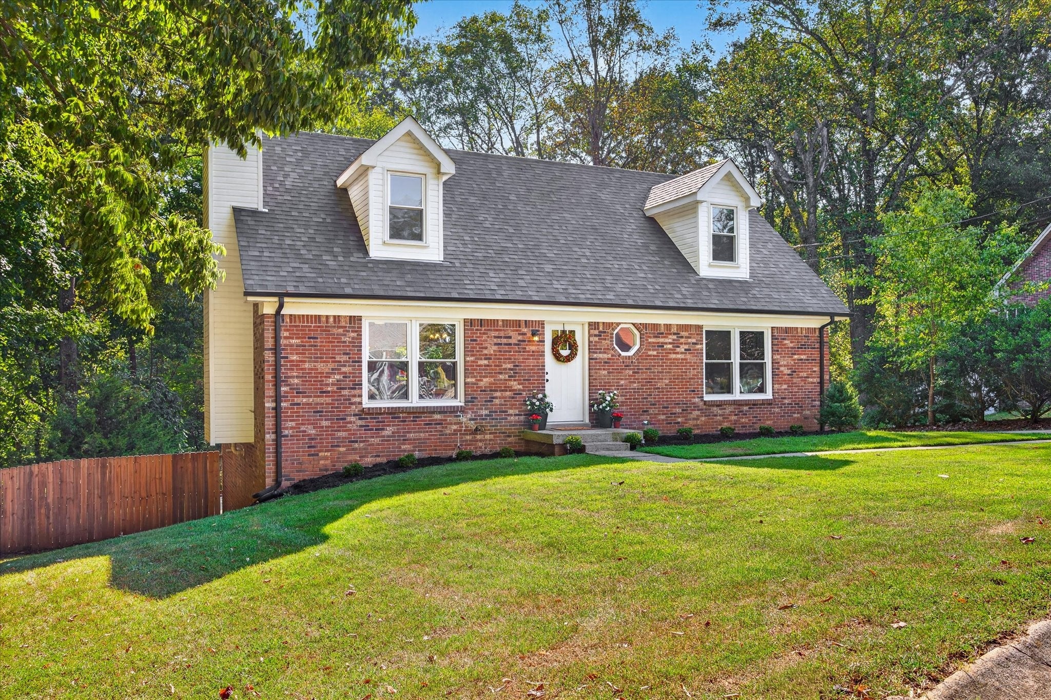 1035 Foxmoor Dr