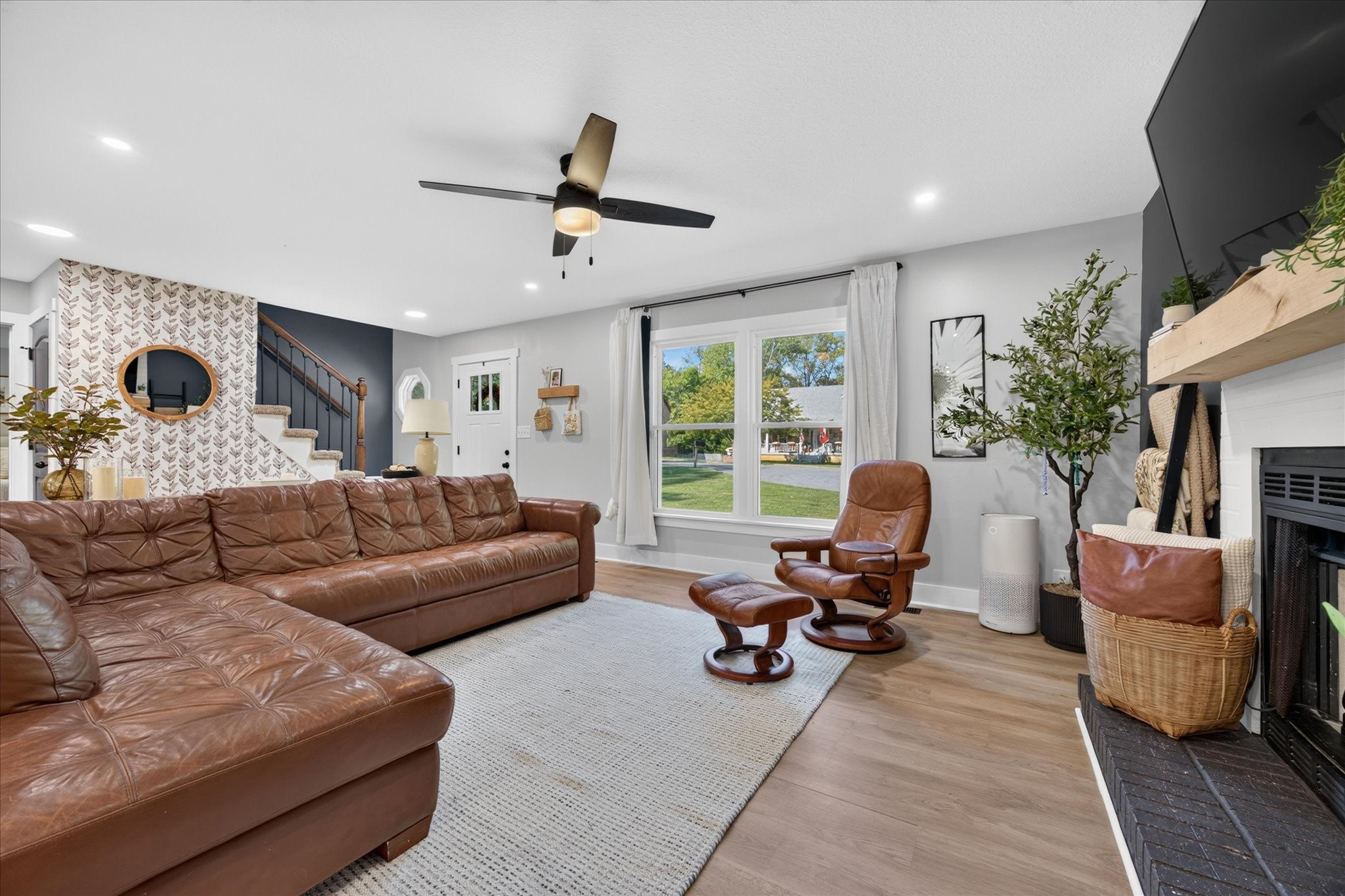 1035 Foxmoor Dr