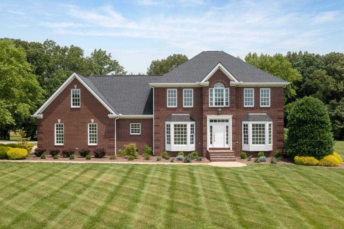 300 N Happy Hollow Rd