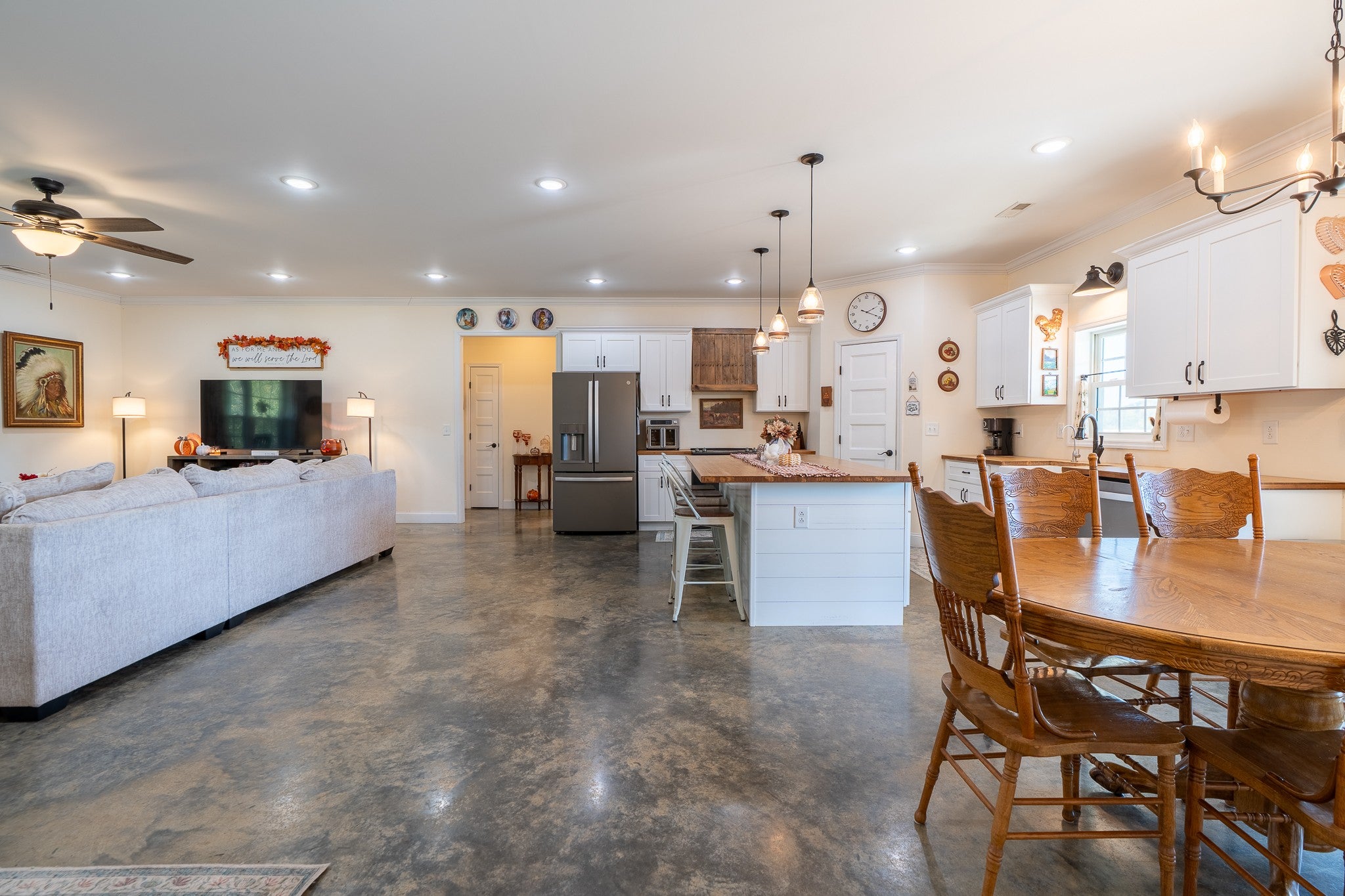 242 Hedrick Ln