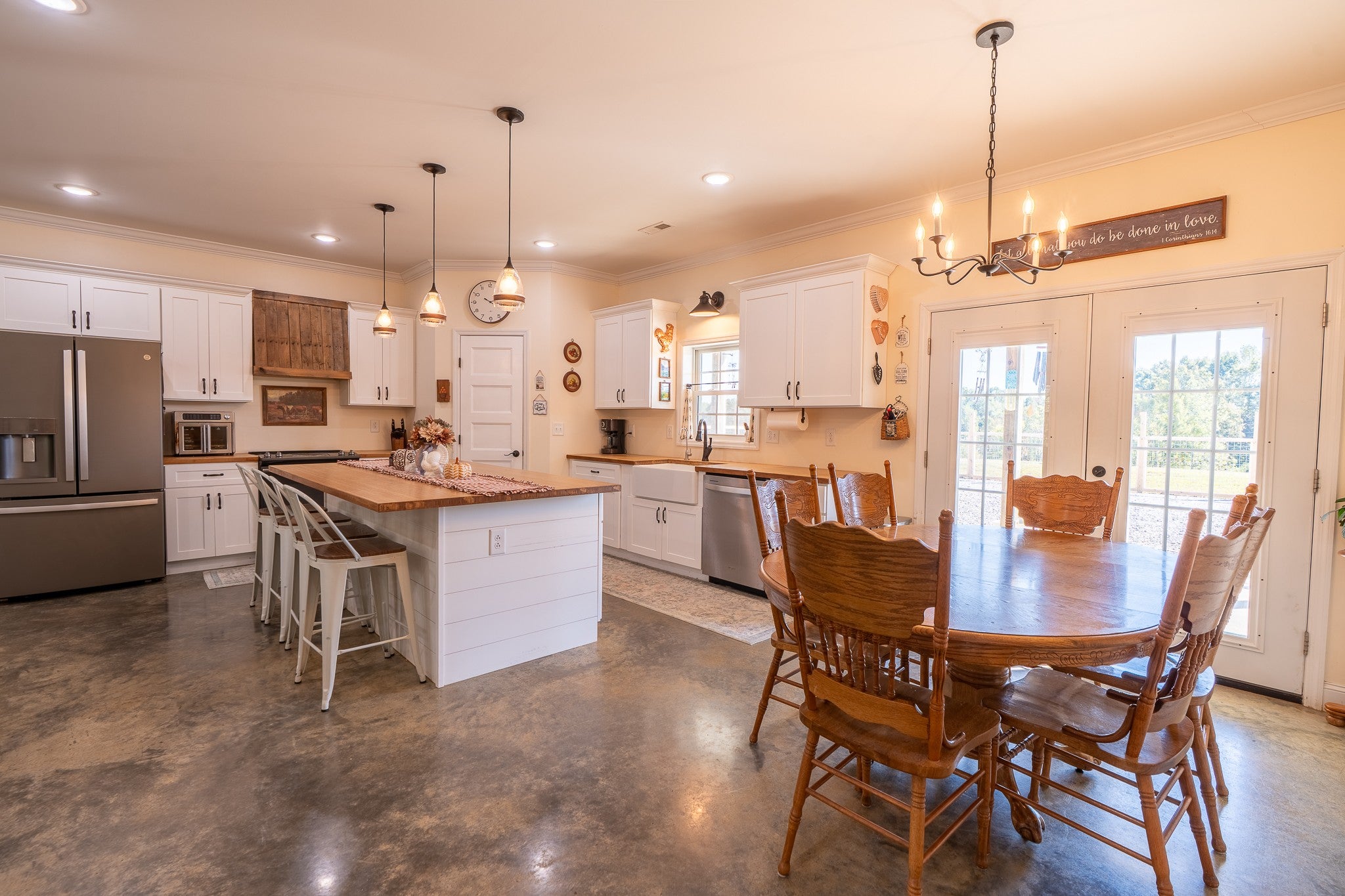 242 Hedrick Ln