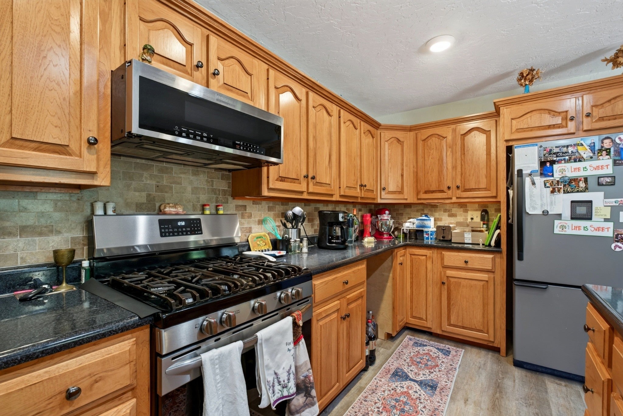 115 W Creek Ln