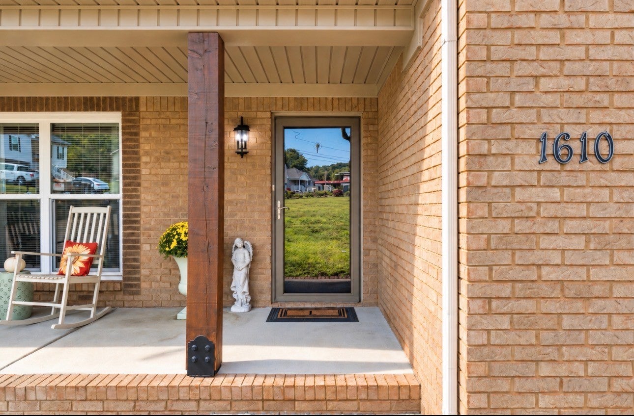 1610 Rugby Ct