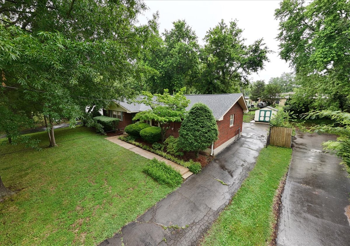 1906 Pinehurst Dr