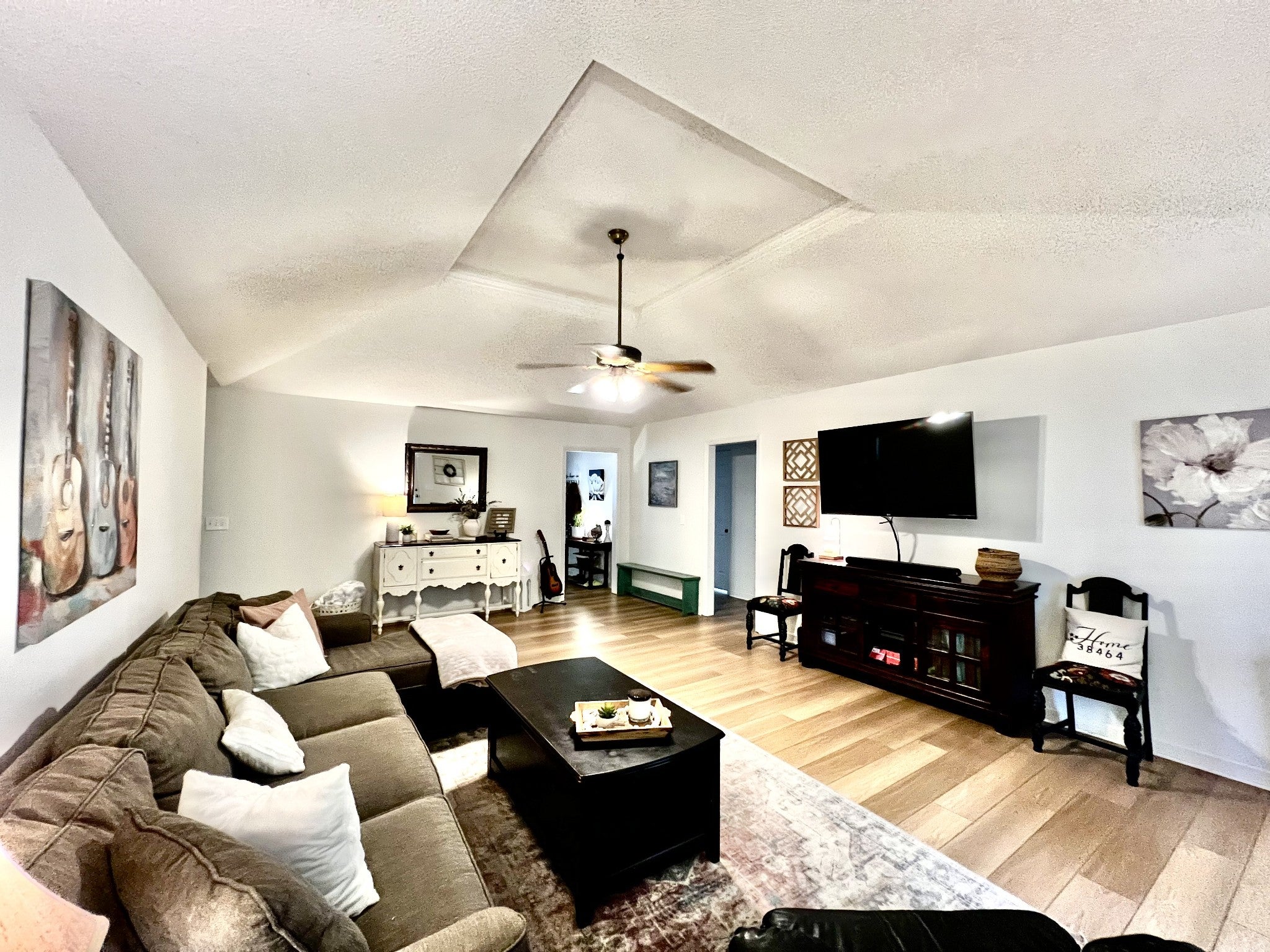 713 Douglas Dr