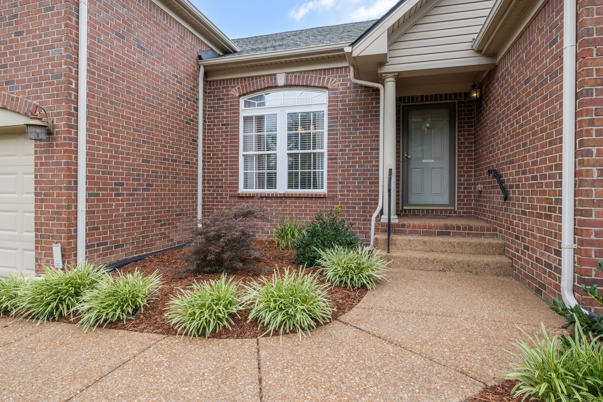 225 Cobblestone Lndg