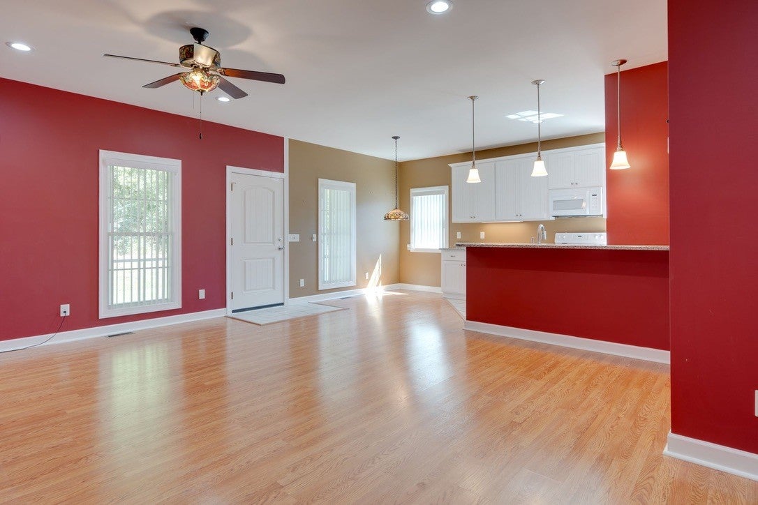 1136 Slaters Creek Rd