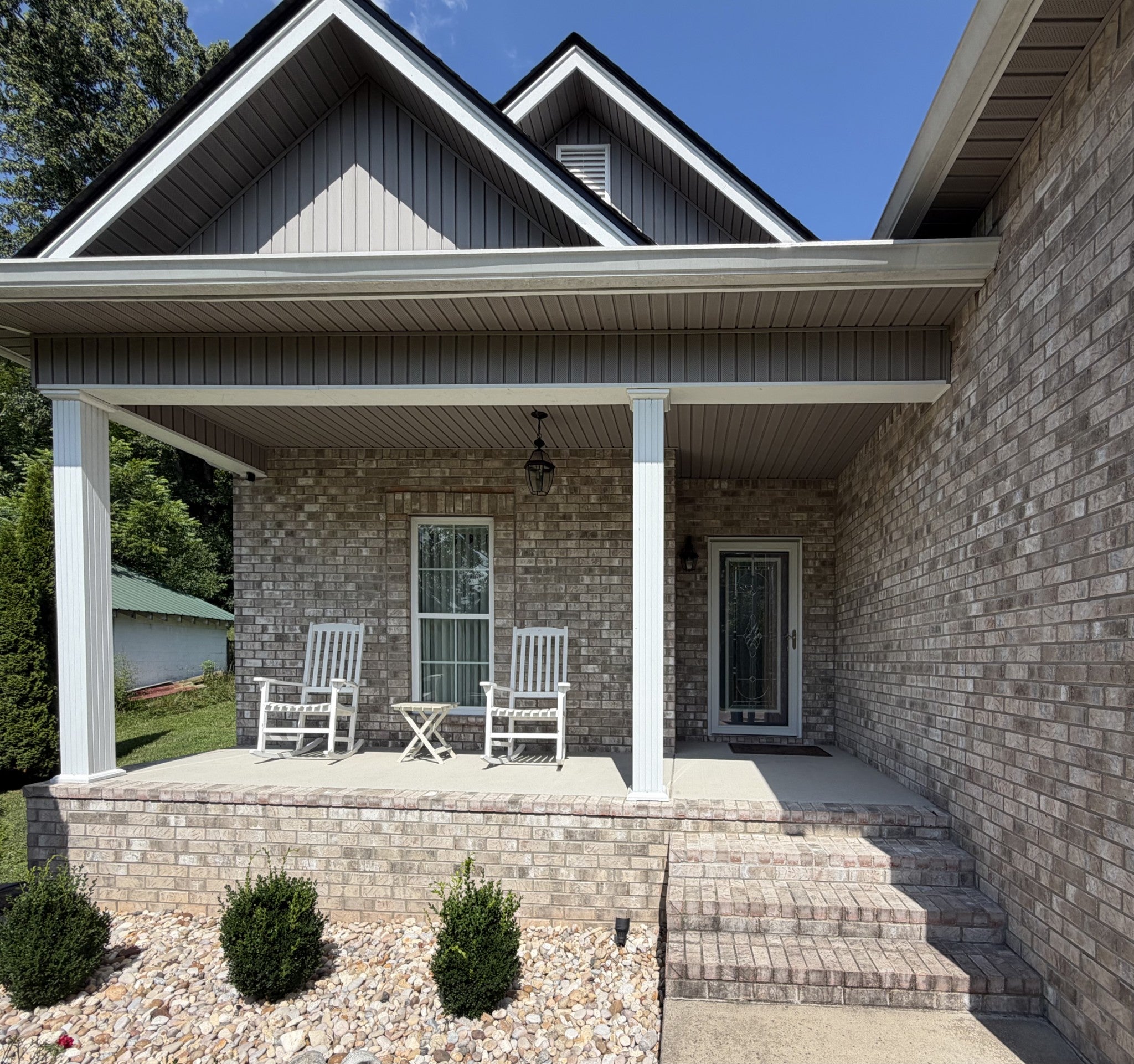 1136 Slaters Creek Rd