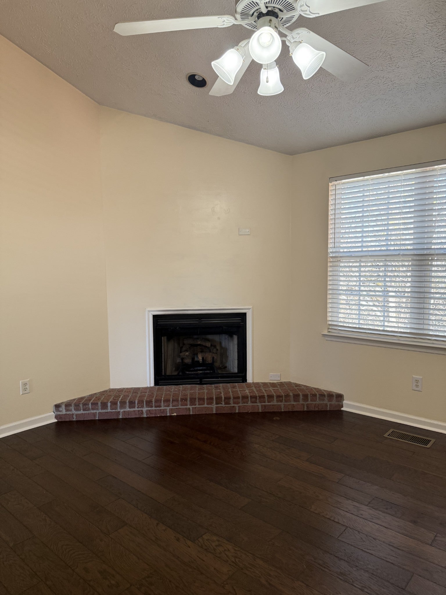160 Bradford Cir