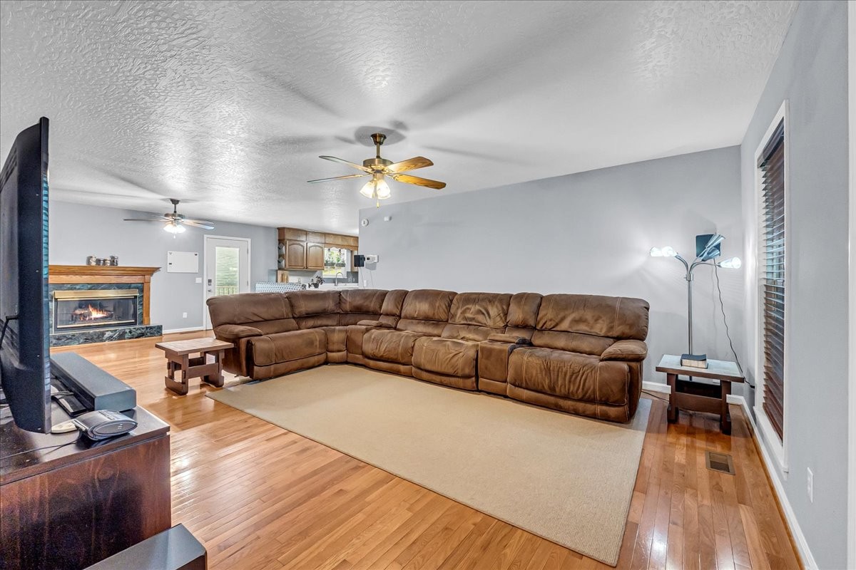3955 River Rd