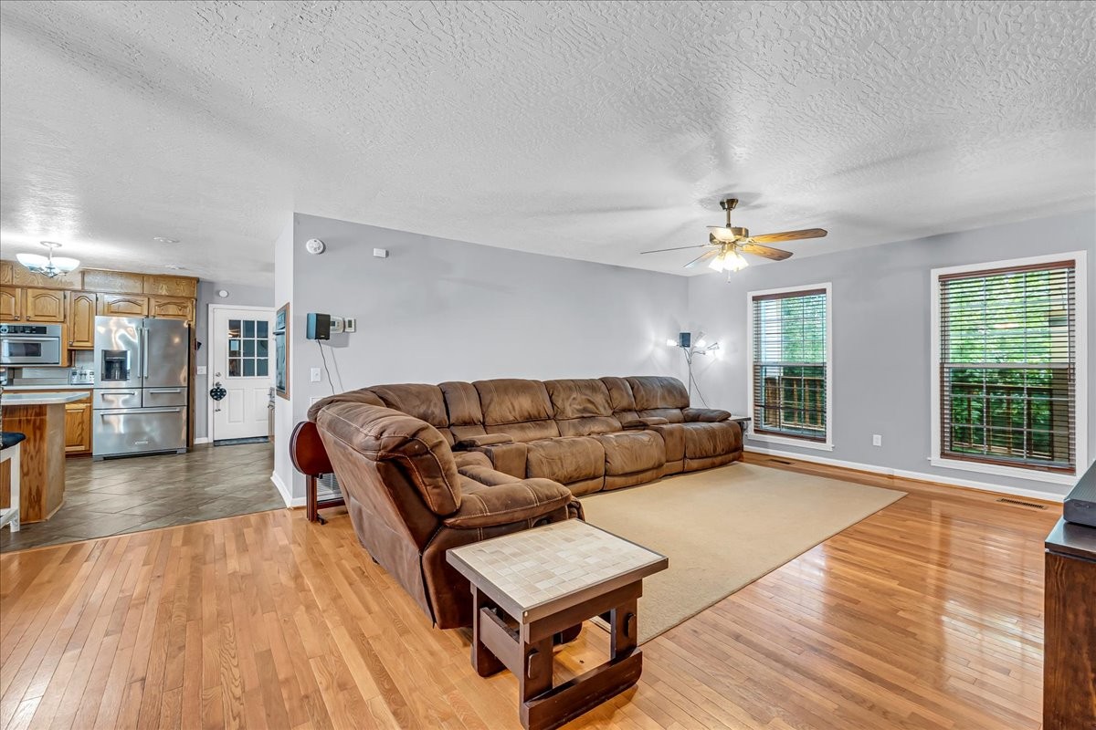 3955 River Rd