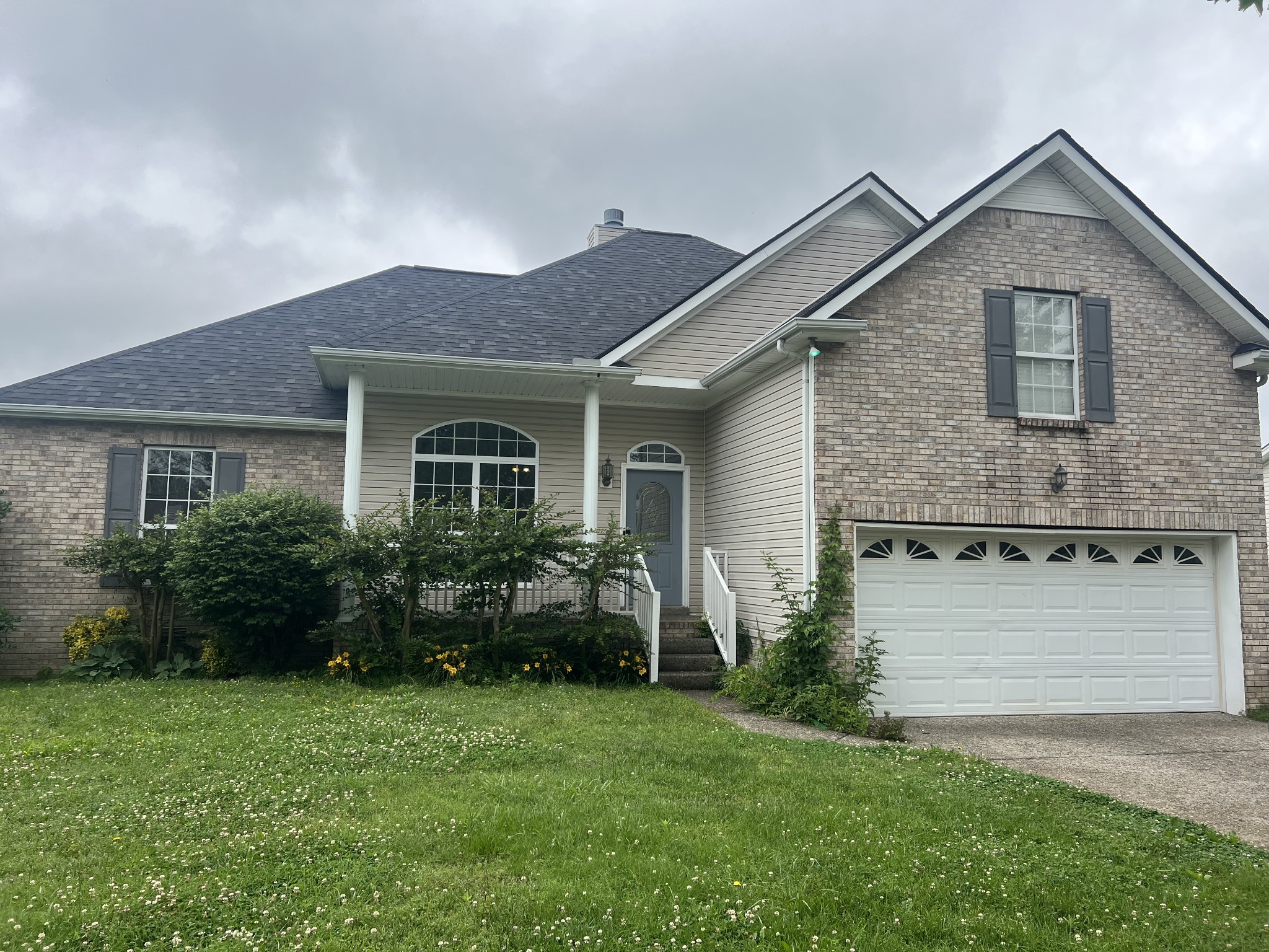 205 Holly Ln